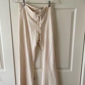 Girls yoga pants “brandy Melville “one size nwt